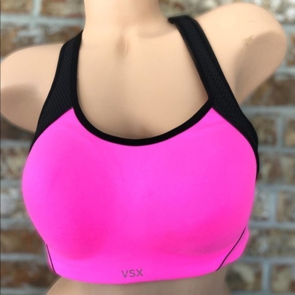 VS Knockout Sports Bra Size 36B